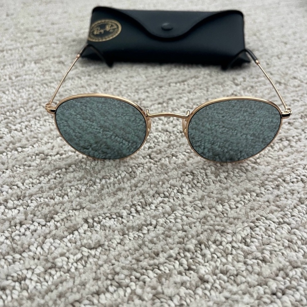 Ray-Ban Gold Frame Sunglasses with Black Case - Picture 3 of 13
